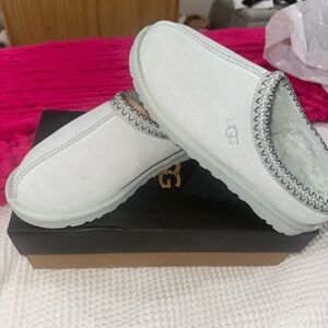 UGG Tasman slipper, US M Men’s size 8, colorway is goose